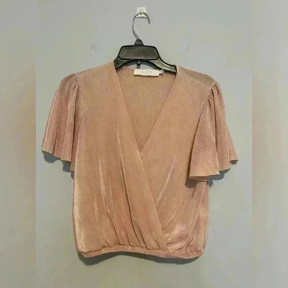 ASTR The Label Women's Short Sleeve Plisse Top In Blush S - Picture 2 of 5